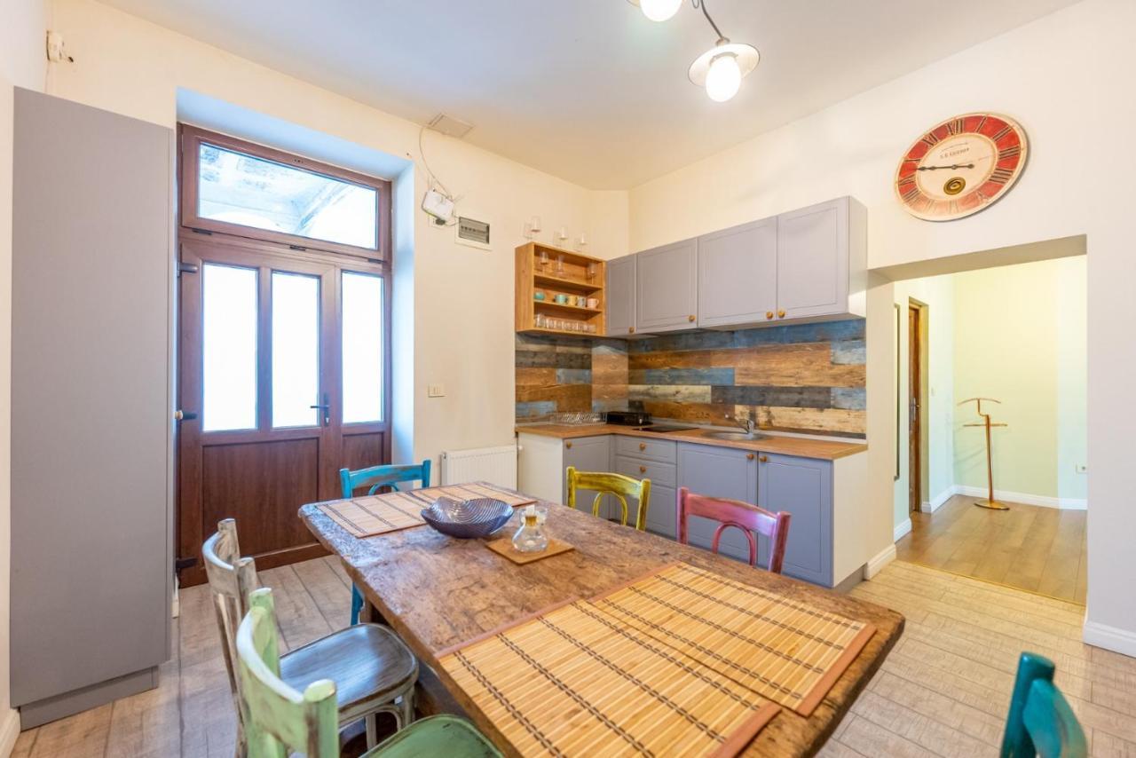 Cozyflat In The Central Арад Екстериор снимка